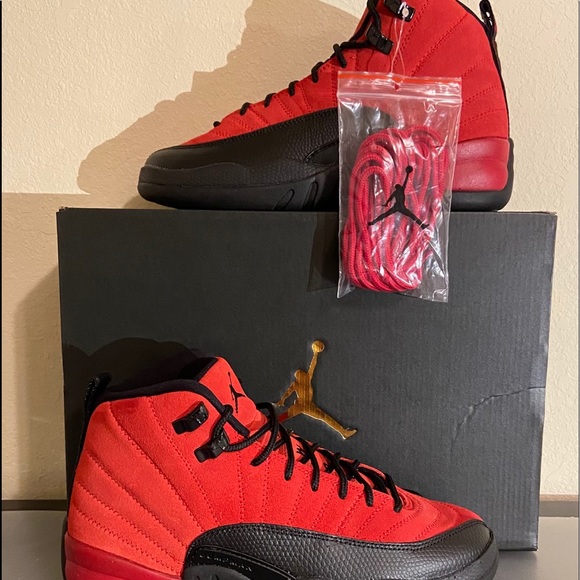 Jordan 12 Reverse Flu Game GS size 5Y = 6.5 women - Picture 2 of 5